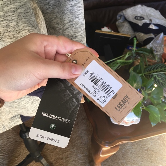 NWT boys youth size NBA zip up jacket - Picture 8 of 16